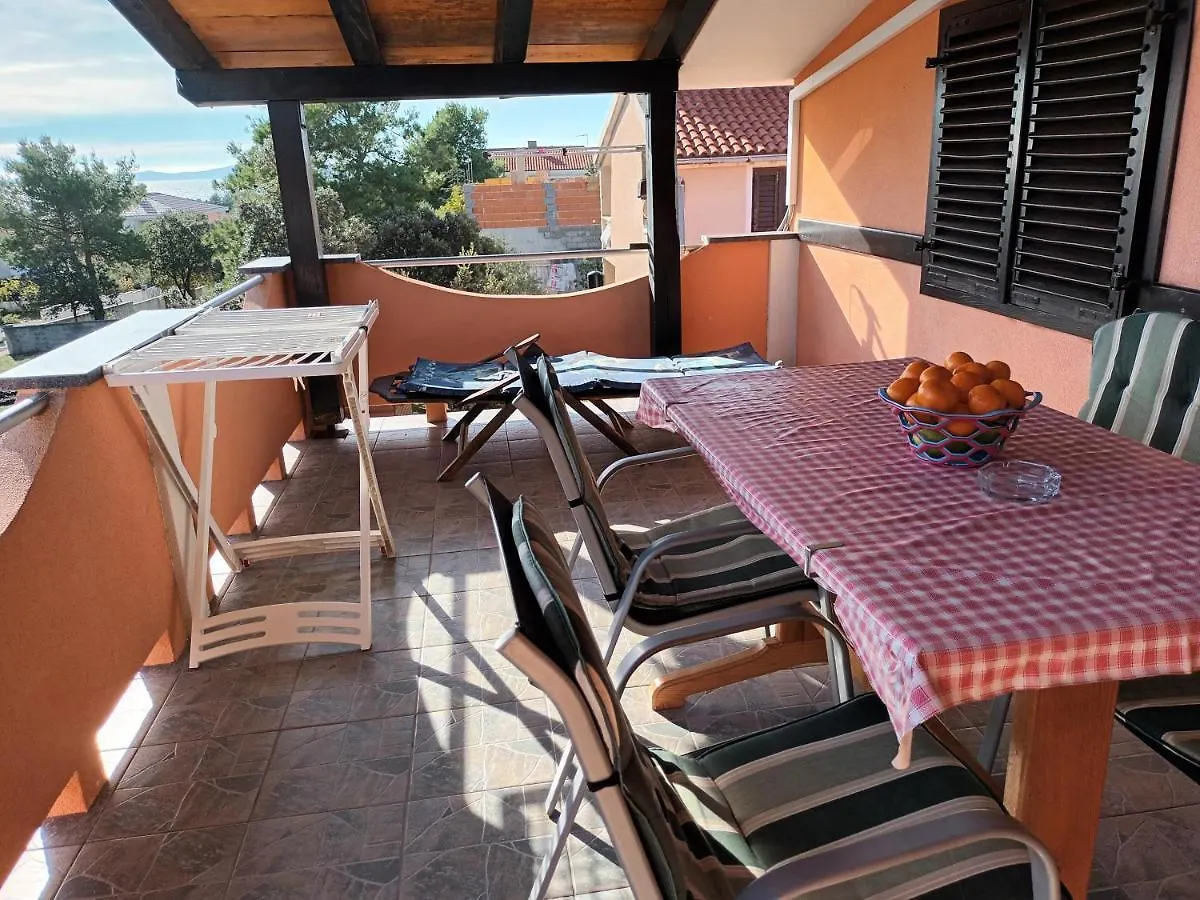 Apartman Zlata Vir 0*,